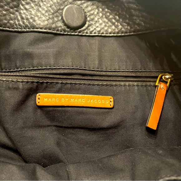 $468 Marc by Marc Jacobs Black Pebble Leather Two-Way Tote w/ Brown Trim - Picture 9 of 14